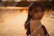 藤嶌果歩（日向坂46）1st写真集「果実の歩幅」書泉・芳林堂書店特典ポストカードのサンプル。©集英社／菊地泰久