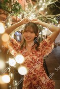 藤嶌果歩（日向坂46）1st写真集「果実の歩幅」丸善ジュンク堂書店（ジュンク堂書店 名古屋店を除く）特典ポストカードのサンプル。©集英社／菊地泰久