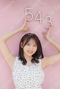 藤嶌果歩（日向坂46）1st写真集「果実の歩幅」有隣堂特典ポストカードのサンプル。©集英社／菊地泰久