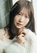 藤嶌果歩（日向坂46）1st写真集「果実の歩幅」HMV＆BOOKS SHIBUYA特典B3ポスターのサンプル。©集英社／菊地泰久