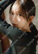 藤嶌果歩（日向坂46）1st写真集「果実の歩幅」ジュンク堂書店 名古屋店特典B3ポスターのサンプル。©集英社／菊地泰久