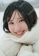藤嶌果歩（日向坂46）1st写真集「果実の歩幅」タワーレコード渋谷店特典B3ポスターのサンプル。©集英社／菊地泰久