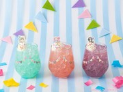 左から龍矢とモップのぐーたらマイペースドリンク、命とマイメロディの“Strawberry Love Story”、「あちらのお客様（影丸・ばつ丸）からです」ドリンク。