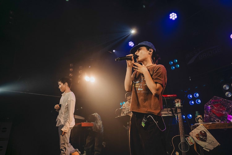 「SIRUP ASIA TOUR 2026 "TURN THE PAGE IN ASIA"」ソウル公演より、スミンとのコラボステージの様子。