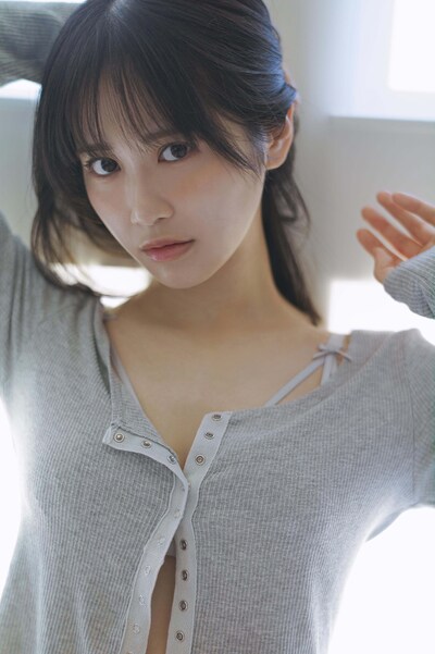 中村舞（STU48）の2nd写真集より。
