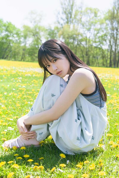 中村舞（STU48）の2nd写真集より。