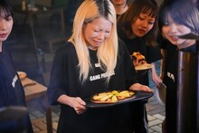 ピザの耳を焦がしたココ・パーティン・ココ。