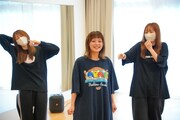 ラジオ体操を行うキラ・メイ、チャンベイビー、月ノウサギ。