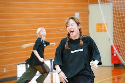 パンスト相撲に勝ったココ・パーティン・ココと敗れた月ノウサギ。
