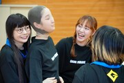 キャ・ノンの勝利を喜ぶ青チーム。