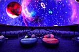 「流れ星を探して feat. BUMP OF CHICKEN」上映館の1つ、コニカミノルタプラネタリアYOKOHAMAの内部。