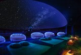 「流れ星を探して feat. BUMP OF CHICKEN」上映館の1つ、コニカミノルタプラネタリウム満天 in サンシャインシティの内部。