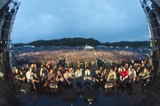 フォーリミ主催「YON FES」10周年！雨を跳ね返す熱演連続の初日公演