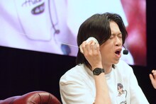 スタッフの回答が期待外れだったときのリョウガ（超特急）。