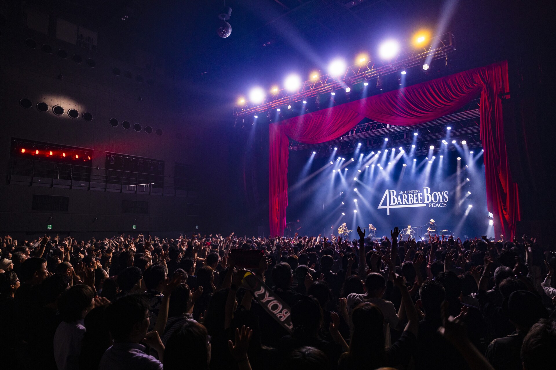 BARBEE BOYS、“4PEACE”になって再起動！新境地突入の6年半ぶりワンマン