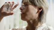 Number_iが出演する雪肌精の新CM「冷やし雪肌精で涼感美白」編より。