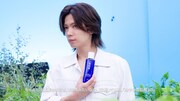 Number_iが出演する雪肌精の新CM「冷やし雪肌精で涼感美白」編のメイキングカット。