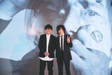 左から鹿野淳、宮本浩次。