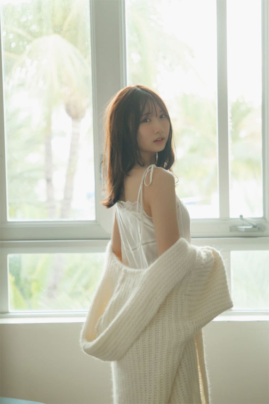 藤嶌果歩1st写真集「果実の歩幅」4種の裏表紙を一挙公開、朝だったり