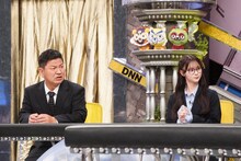 左から、チャンス大城、伊藤百花（AKB48）。©︎フジテレビ