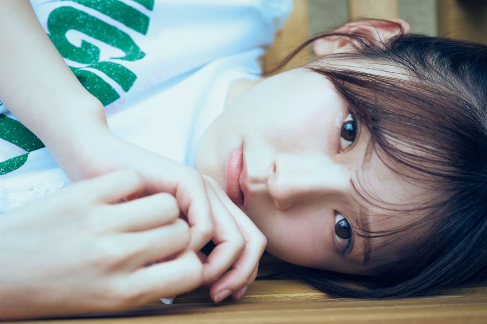 乃木坂46森平麗心が「週刊少年マガジン」初登場、グラビアでさわやかな