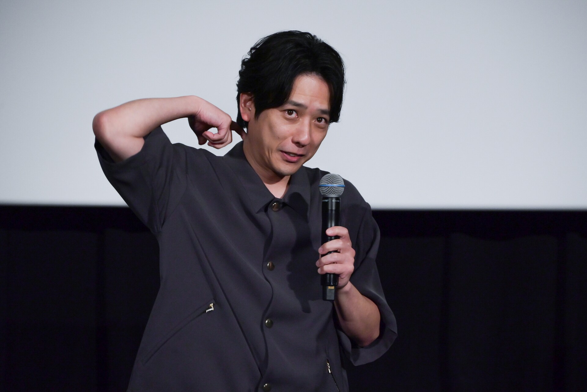 トーク中の二宮和也。 [画像ギャラリー 9/19] - 音楽ナタリー