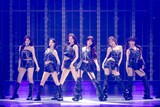 IVE。「IVE WORLD TOUR ‘SHOW WHAT I AM’」東京ドーム公演より。（撮影：田中聖太郎写真事務所）