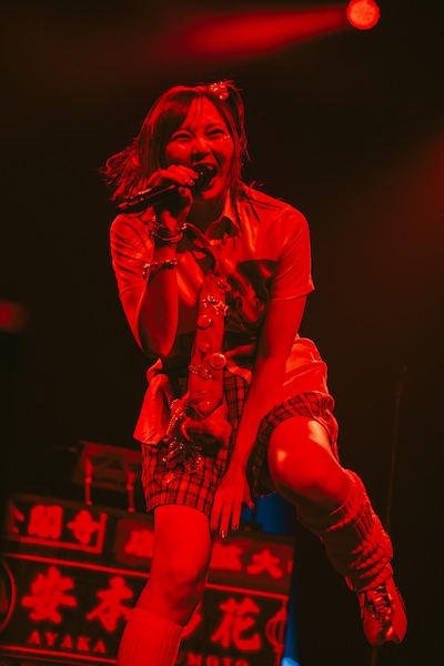 安本彩花28歳の生誕ライブにインドネシアからのSPゲスト、新曲2曲を初披露(ライブレポート / 写真39枚) - 音楽ナタリー