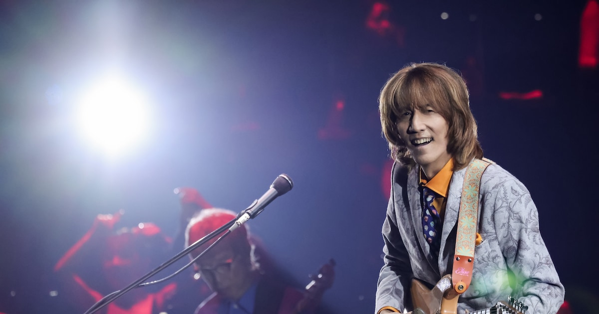 角松敏生が横浜アリーナで6時間におよぶライブ、デビュー45周年の思いを込めて