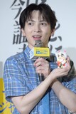 「自分が招き猫になることはなかなかない」と感嘆の声を漏らす吉田仁人（M!LK）。