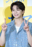 “12億ポーズ”の塩﨑太智（M!LK）。