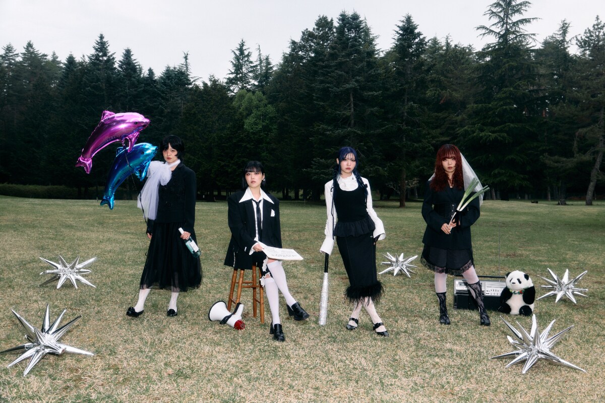 CHIANZの“超中毒的”な世界へようこそ、「SUPER HOLIC」ミュージックビデオ公開