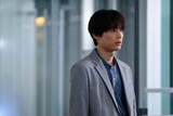 雪村爽太を演じる松村北斗（SixTONES）。