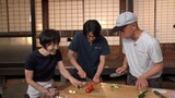 調理中の栗原はるみ、相葉雅紀、小峠英二（バイきんぐ）。©テレビ朝日