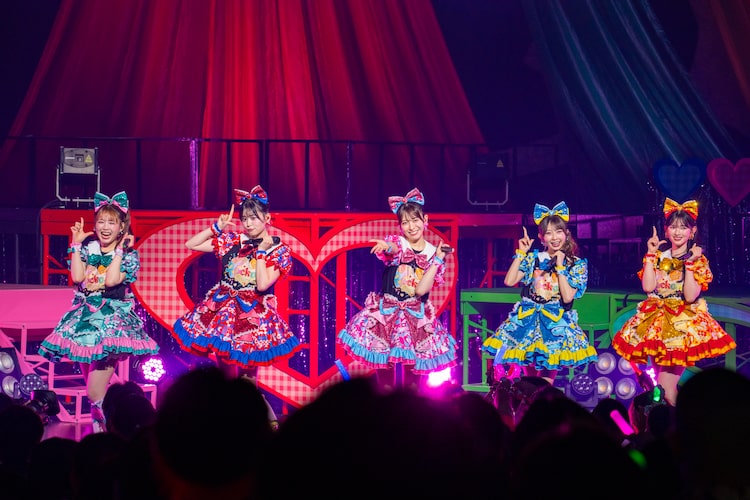 「超ときめき♡宣伝部のきみのハートにロックオンTOUR 2026」初日公演の様子。