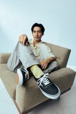 Vansサマーコレクション「Authentic - Denim Pack」を着用した錦戸亮。