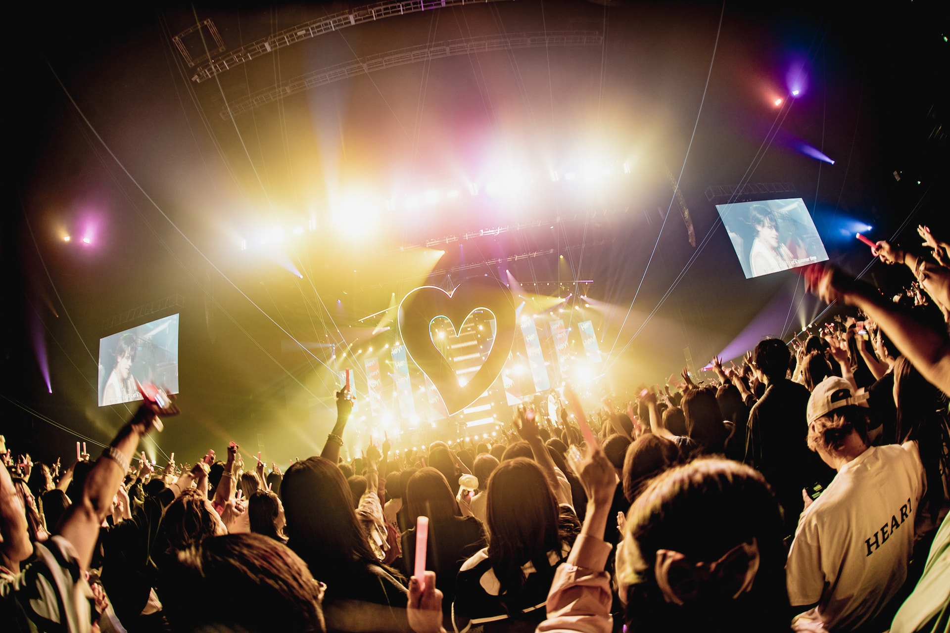 赤西仁「JIN AKANISHI HEART LIVE 2026」の様子。（撮影：ヤマダ