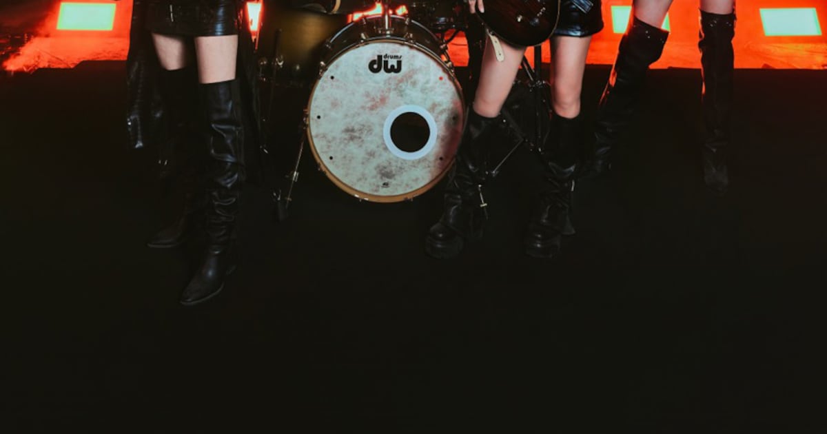 Qwe R 韓国発ガールズバンド・QWER、アニメ「盗掘王」OP曲で日本デビュー MV&日本公式サイト公開(動画あり) - 音楽ナタリー
