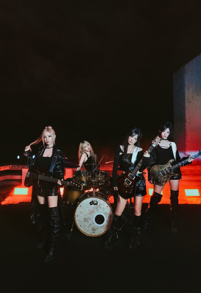 Qwe R 韓国発ガールズバンド・QWER、アニメ「盗掘王」OP曲で日本デビュー MV&日本公式サイト公開(動画あり) - 音楽ナタリー