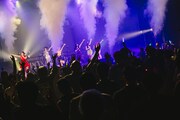 「7th ANNIVERSARY ONE MAN LIVE『ROPPONGI PARTY NIGHT』」の様子。（撮影：白石達也）