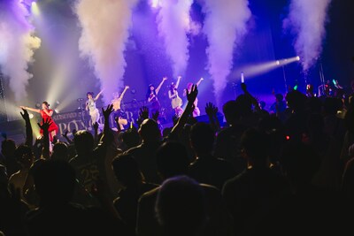 「7th ANNIVERSARY ONE MAN LIVE『ROPPONGI PARTY NIGHT』」の様子。（撮影：白石達也）