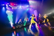 「7th ANNIVERSARY ONE MAN LIVE『ROPPONGI PARTY NIGHT』」の様子。（撮影：白石達也）