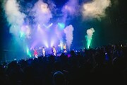 「7th ANNIVERSARY ONE MAN LIVE『ROPPONGI PARTY NIGHT』」の様子。（撮影：白石達也）
