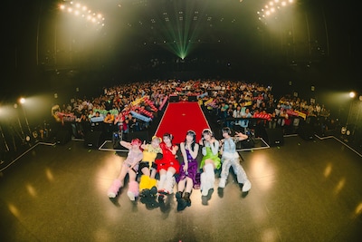 「7th ANNIVERSARY ONE MAN LIVE『ROPPONGI PARTY NIGHT』」の様子。（撮影：白石達也）