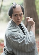 亀梨和也。スペシャル時代劇「銭形平次」で銭形平次を演じる。