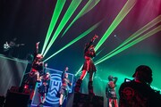 「INUWASI BAND SET 東名阪 LIVE TOUR 2026〝狗鷲昊閃〟」ファイナル公演の様子。（撮影：真島洸）