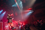 「INUWASI BAND SET 東名阪 LIVE TOUR 2026〝狗鷲昊閃〟」ファイナル公演の様子。（撮影：真島洸）