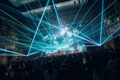 「INUWASI BAND SET 東名阪 LIVE TOUR 2026〝狗鷲昊閃〟」ファイナル公演の様子。（撮影：真島洸）