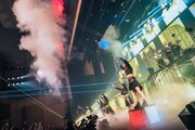 「INUWASI BAND SET 東名阪 LIVE TOUR 2026〝狗鷲昊閃〟」ファイナル公演の様子。（撮影：真島洸）