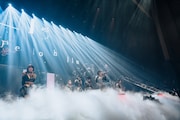 「INUWASI BAND SET 東名阪 LIVE TOUR 2026〝狗鷲昊閃〟」ファイナル公演の様子。（撮影：真島洸）